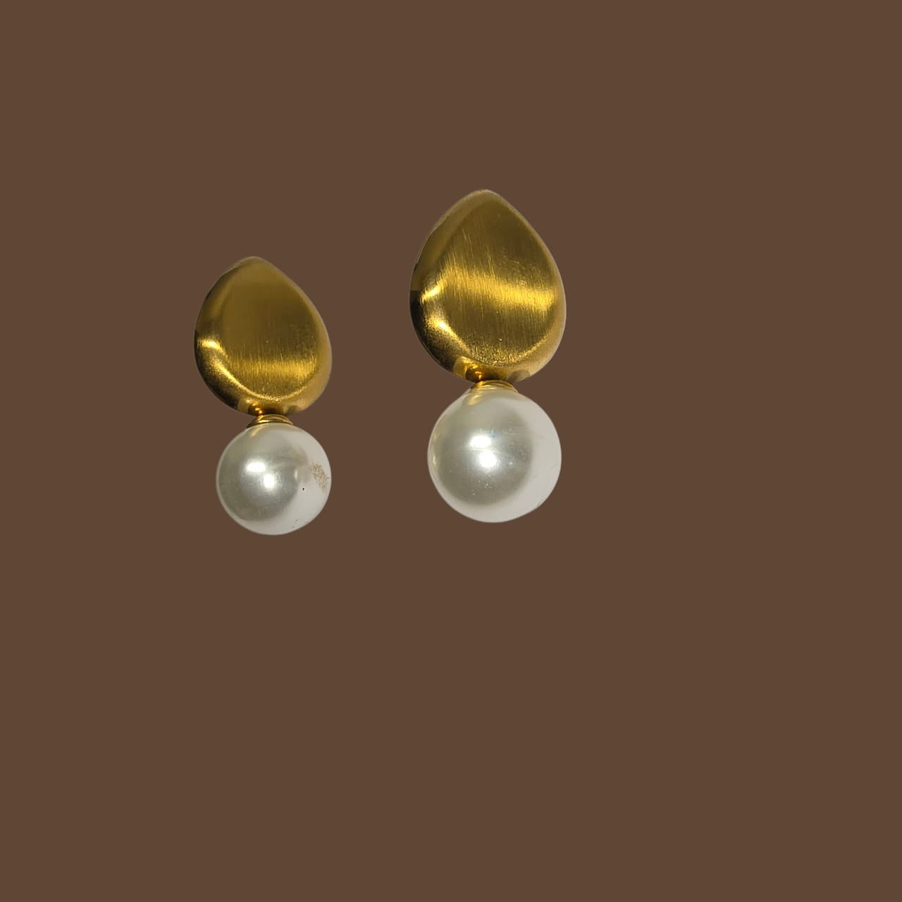 Valentine Glow Duo – Anti-Tarnish Gold Earrings Set (Pearl Drop + Sculpted Swirl Studs)