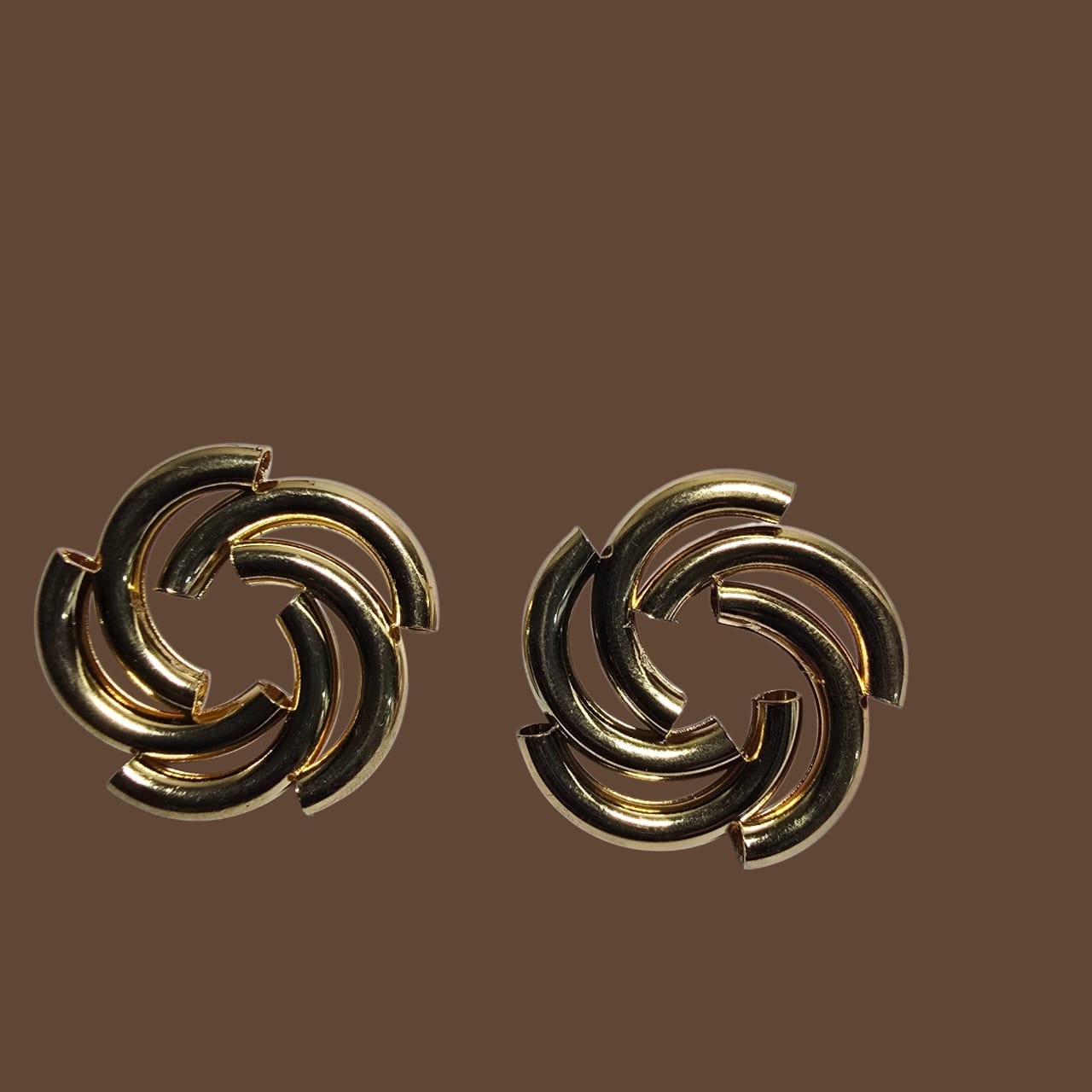 Valentine Glow Duo – Anti-Tarnish Gold Earrings Set (Pearl Drop + Sculpted Swirl Studs)