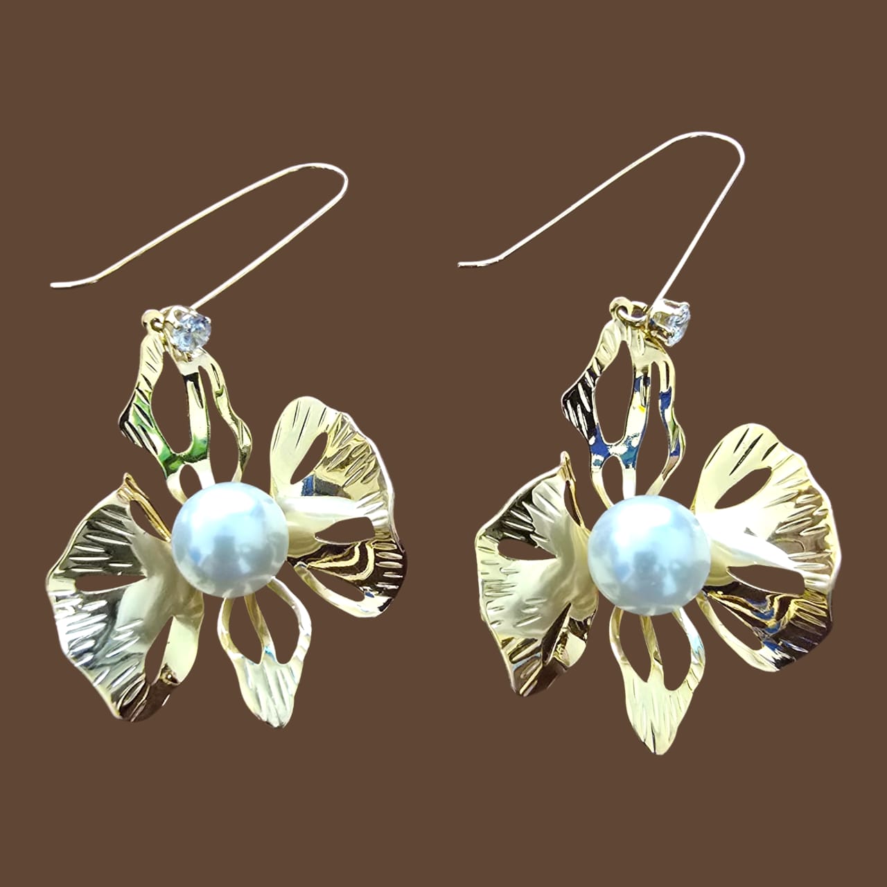 Tilloma™ Pearl Bloom Statement Earrings – Anti Tarnish Waterproof Gold Floral Drop Earrings