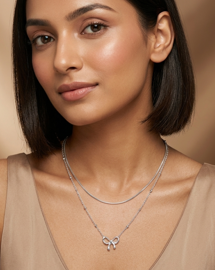 Elegant Silver Bow Double-Layer Necklace – Minimalist Workwear Accessory