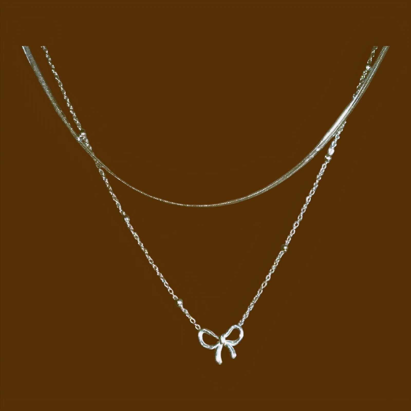Elegant Silver Bow Double-Layer Necklace – Minimalist Workwear Accessory